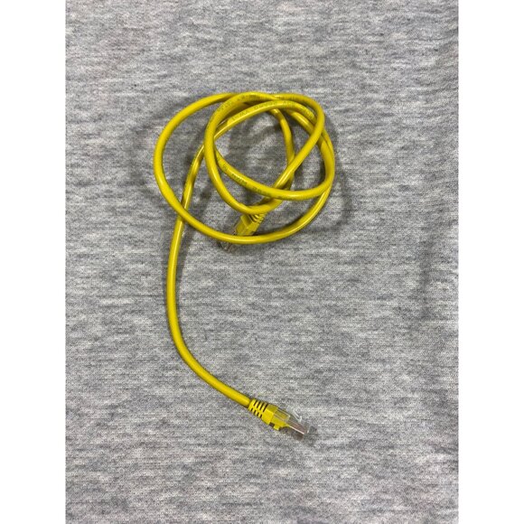 Ethernet Cable Yellow Connecting Devices High Speed 550MHz 3Ft - Picture 1 of 6